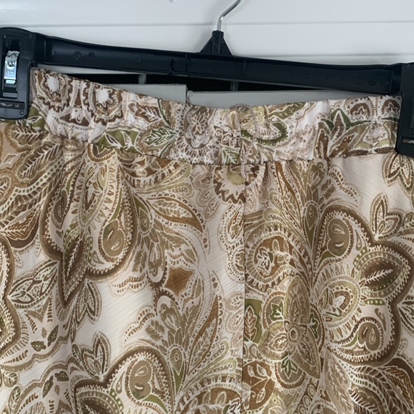 Beautiful earthy color lightly worn maxi skirt. - Picture 3 of 5